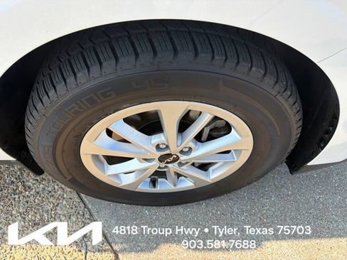Used 2022 Kia Carnival LX w/ Paint Protection Package FWD image 14