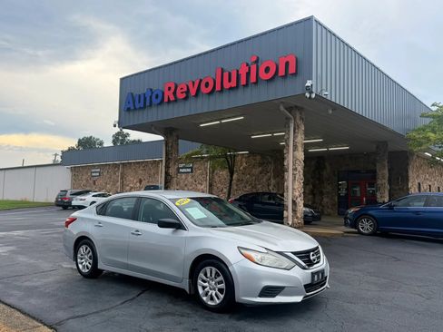 Used 2017 Nissan Altima 2.5 S w/ Power Driver Seat Package FWD image 1