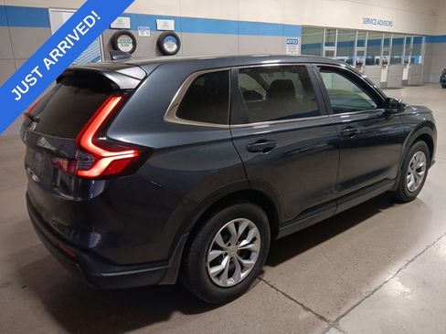 Used 2025 Honda CR-V LX image 3
