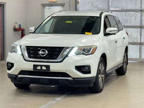 Used 2018 Nissan Pathfinder SL FWD image 3