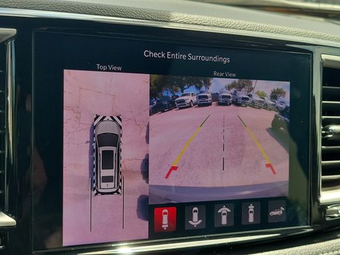 Used 2025 Chrysler Pacifica Select FWD image 22