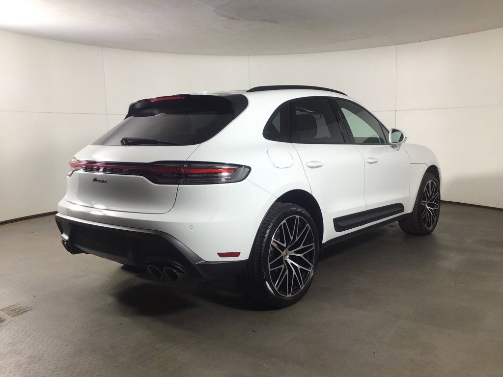 Certified 2026 Porsche Macan AWD/4WD image 7