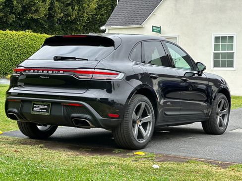 Certified 2026 Porsche Macan AWD/4WD image 8