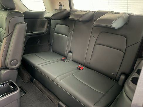 New 2026 Nissan Pathfinder Platinum FWD image 17