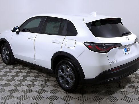 Certified 2026 Honda HR-V LX image 9