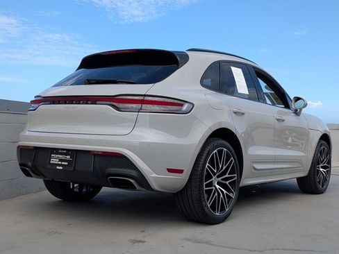 Certified 2025 Porsche Macan AWD/4WD image 23