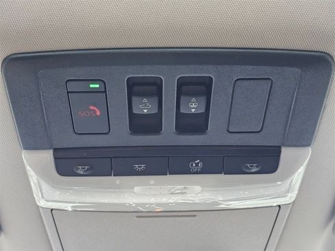 New 2025 Nissan Pathfinder SV w/ SV Premium Package image 17