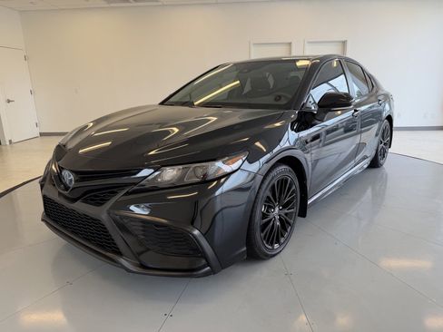 Used 2022 Toyota Camry Nightshade image 3