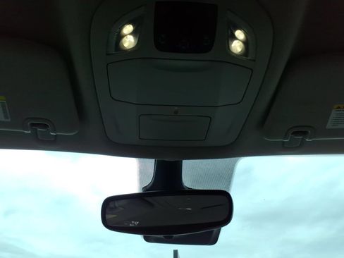 Used 2023 Chrysler Pacifica Touring-L FWD image 20