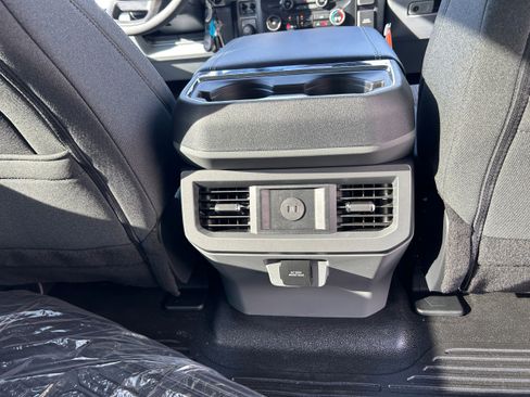 New 2026 Ford F550 4x4 Crew Cab w/ XLT Value Package image 33