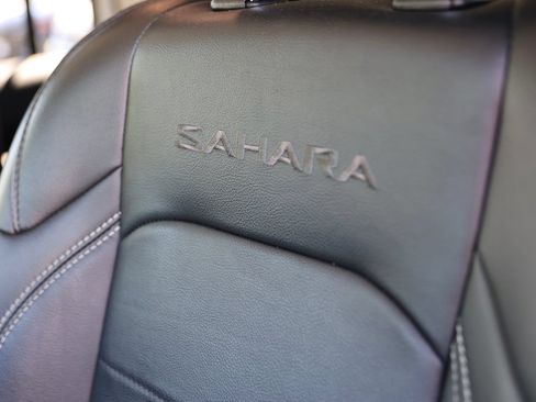Used 2023 Jeep Wrangler Unlimited Sahara AWD/4WD image 24