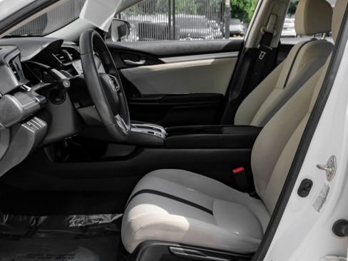 Used 2018 Honda Civic EX image 3