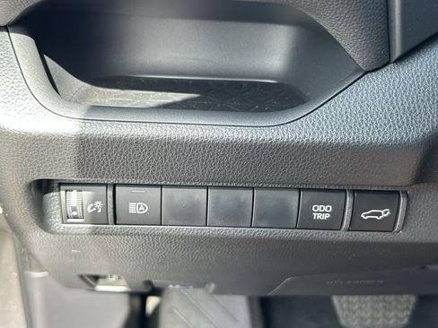 Used 2025 Toyota RAV4 XSE AWD/4WD image 35