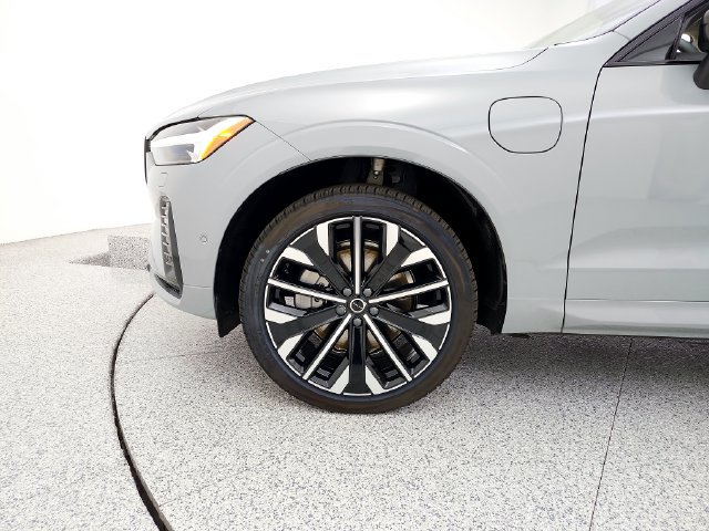 New 2026 Volvo XC60 T8 Ultra w/ Protection Package Premier AWD/4WD image 29