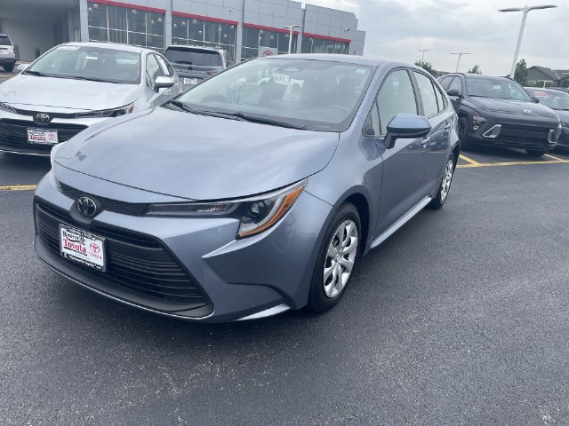 Used 2025 Toyota Corolla LE FWD image 12
