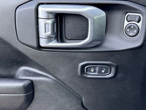 Used 2022 Jeep Wrangler Unlimited Sport image 19