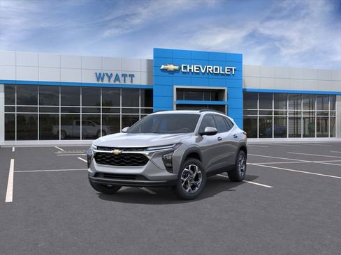 New 2026 Chevrolet Trax LT w/ Sunroof Package FWD image 9
