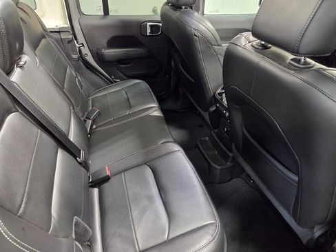 Used 2022 Jeep Wrangler Unlimited Sahara w/ LED Lighting Group AWD/4WD image 33