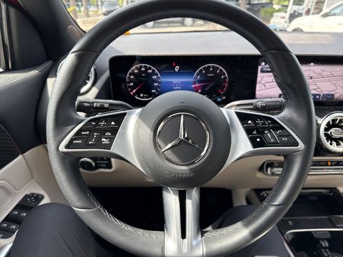 Used 2025 Mercedes-Benz GLA 250 image 16