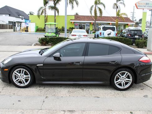 Used 2012 Porsche Panamera image 2