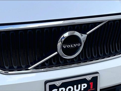 Used 2021 Volvo XC40 T5 Momentum w/ Protection Package Premier AWD/4WD image 26
