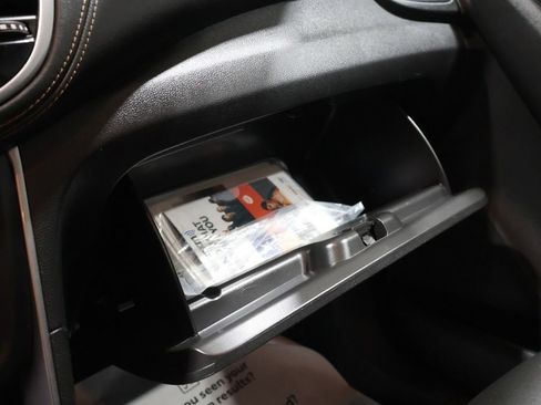 Used 2022 Chevrolet Trax LT w/ Premium Seat Package image 32