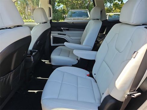 New 2025 Kia Telluride EX w/ EX Captain's Chair Package image 10