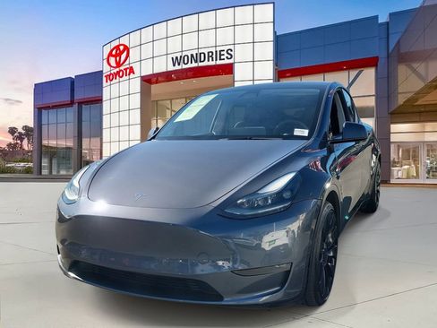 Used 2022 Tesla Model Y Performance image 2