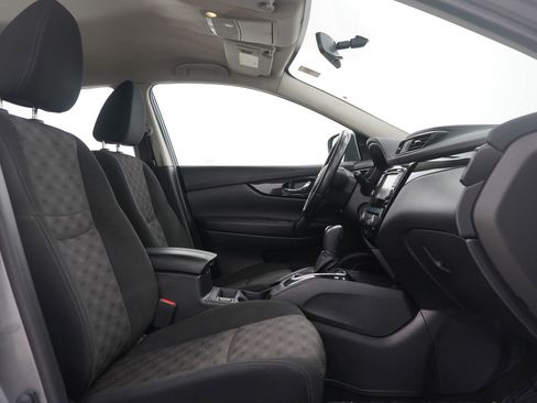 Used 2018 Nissan Rogue Sport SV w/ SV Technology Package image 13