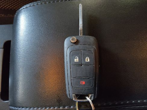 Used 2017 Chevrolet Equinox LS FWD image 32