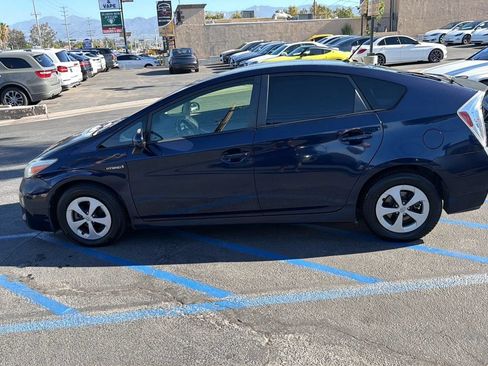 Used 2013 Toyota Prius Two FWD image 3
