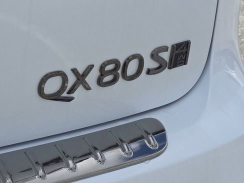New 2026 INFINITI QX80 4WD w/ Sport Exterior Package image 9