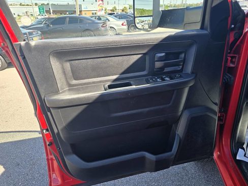 Used 2017 RAM 3500 Tradesman RWD image 12