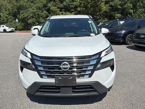 Used 2024 Nissan Rogue SV AWD/4WD image 3