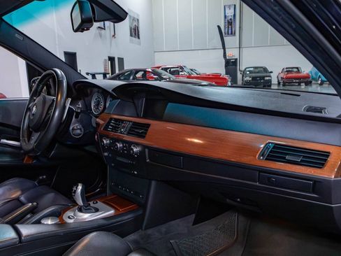Used 2006 BMW M5 RWD image 30