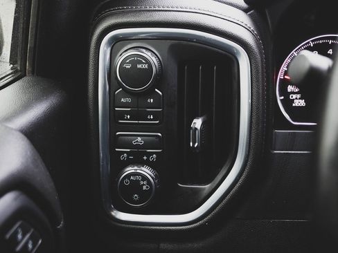 Used 2020 Chevrolet Silverado 1500 LT w/ Texas Edition image 10