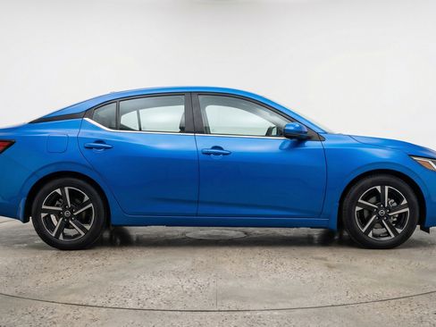 Used 2025 Nissan Sentra SV image 11