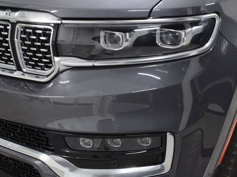 Used 2023 Jeep Grand Wagoneer 4WD image 11