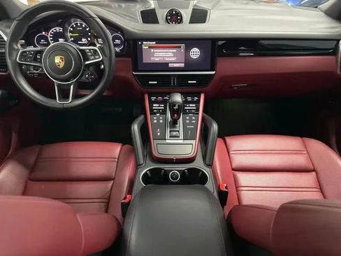 Used 2022 Porsche Cayenne Platinum Edition w/ Premium Package Plus AWD/4WD image 21