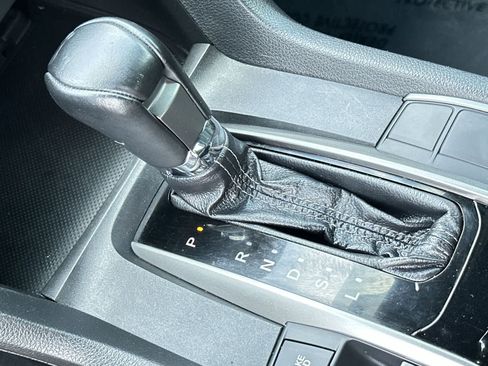 Used 2017 Honda Civic EX-L image 21