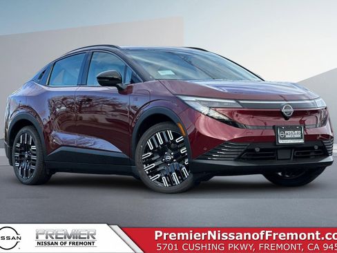 New 2026 Nissan Leaf Platinum+ w/ Cargo Package (Platinum+) image 1