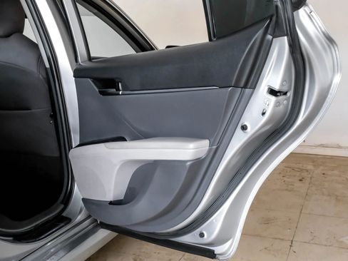 Used 2019 Toyota Camry LE FWD image 47