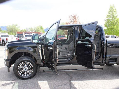 Used 2025 Ford F350 Platinum w/ Platinum Plus Package image 11