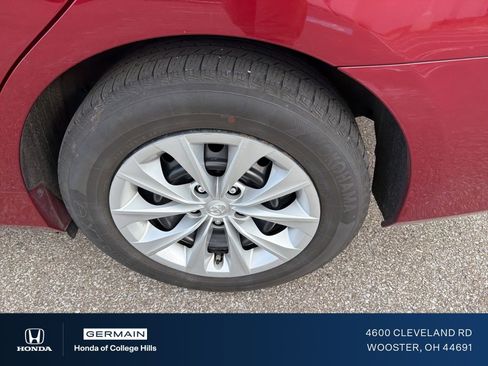 Used 2015 Toyota Camry LE w/ Four Season Floor Mat Package image 9