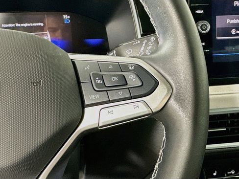 Used 2025 Volkswagen Taos SE w/ Panoramic Sunroof Package AWD/4WD image 19