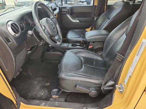 Used 2013 Jeep Wrangler Unlimited Sahara w/ Max Tow Pkg AWD/4WD image 10