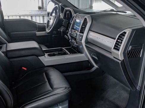 Used 2021 Ford F250 Lariat w/ Lariat Value Package image 13