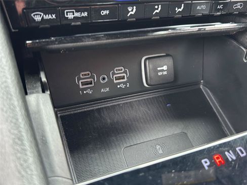 Used 2023 Jeep Grand Cherokee Altitude AWD/4WD image 21