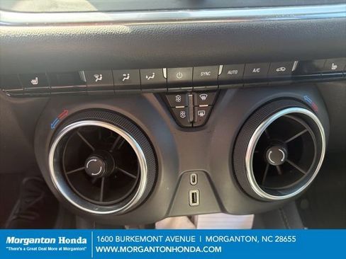 Used 2022 Chevrolet Blazer LT FWD image 9