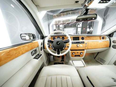 Used 2009 Rolls-Royce Phantom Sedan image 40